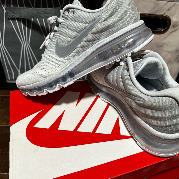 [NWB] Nike Air Max 2017 “Pure Platinum” Size 7 - Picture 4 of 5